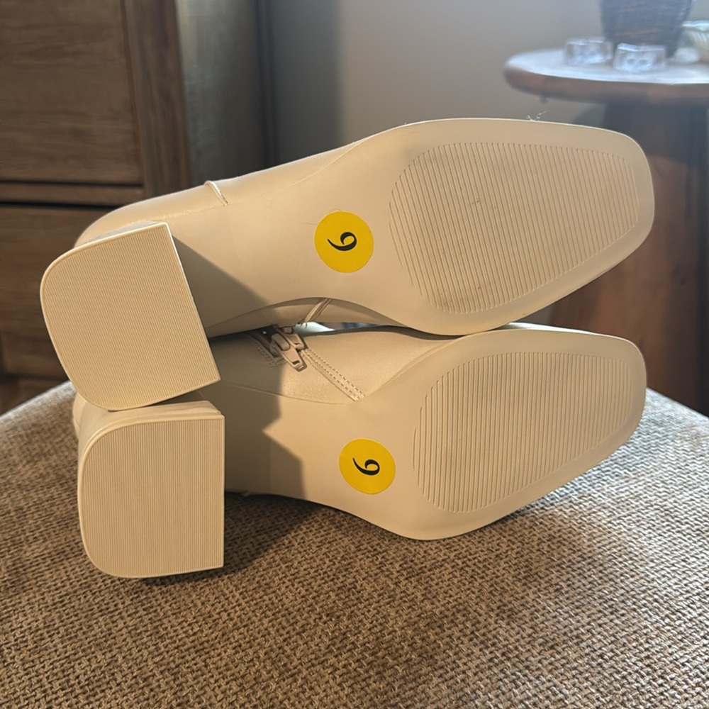 Size 9 Madden Thick Heel Boots in Off White. never worn - Picture 5 of 10